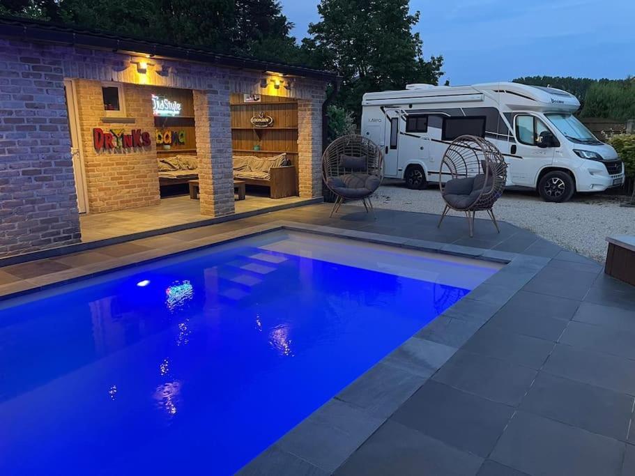 Hotel Camper Met Sauna En Zwembad In De Rand Van De Vlaamse Ardennen à Haaltert Extérieur photo